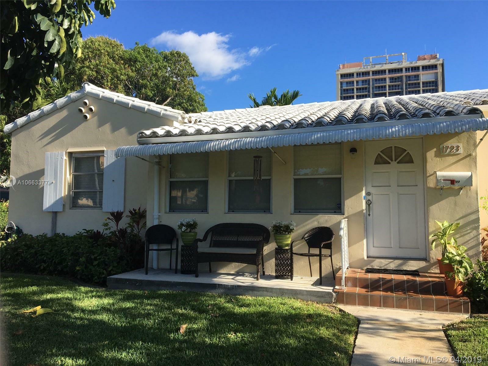 Property Photo:  1723 Jackson St  FL 33020 