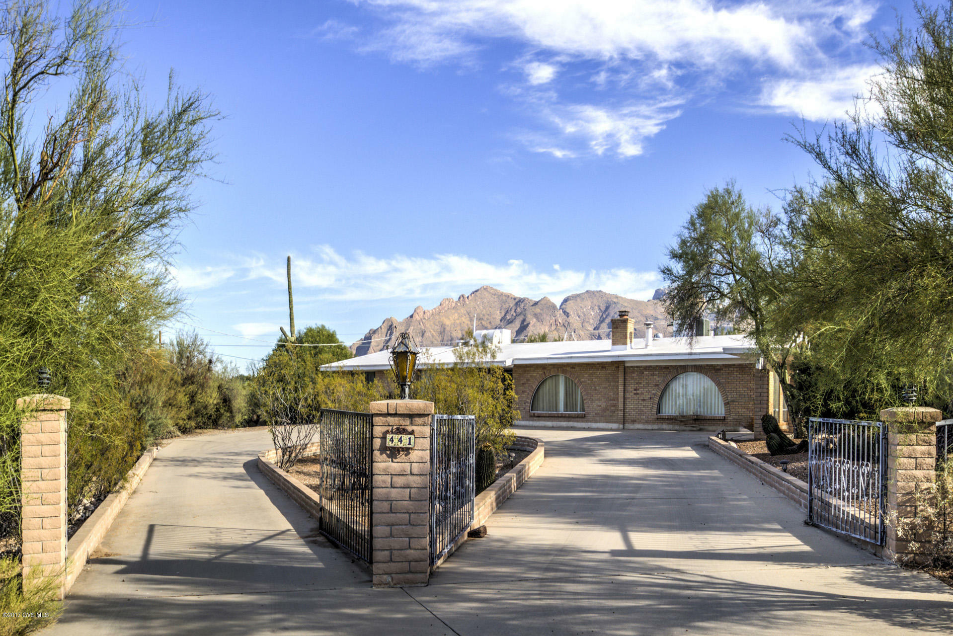 Property Photo:  441 E Canyon View Place  AZ 85704 