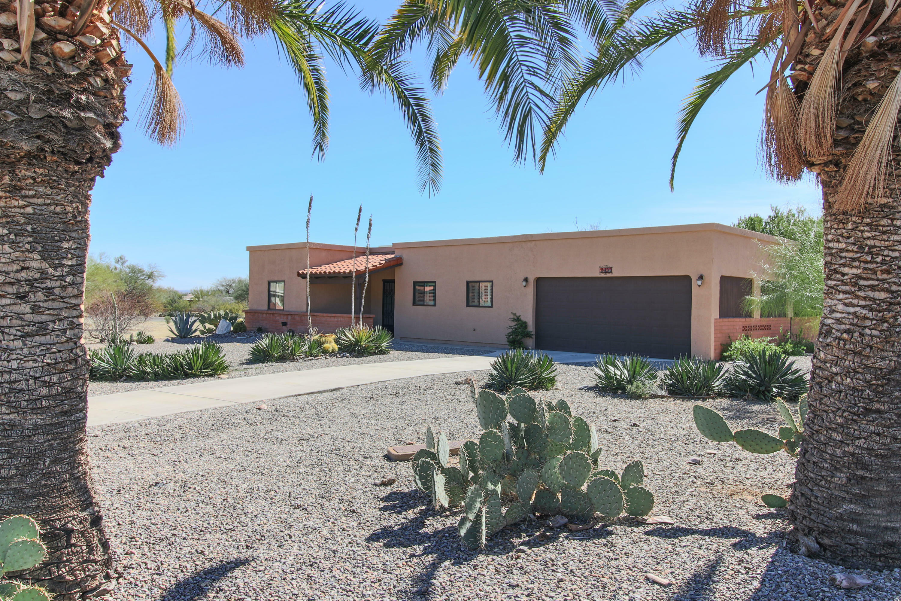 Property Photo:  1490 N Paseo Cerca  AZ 85614 