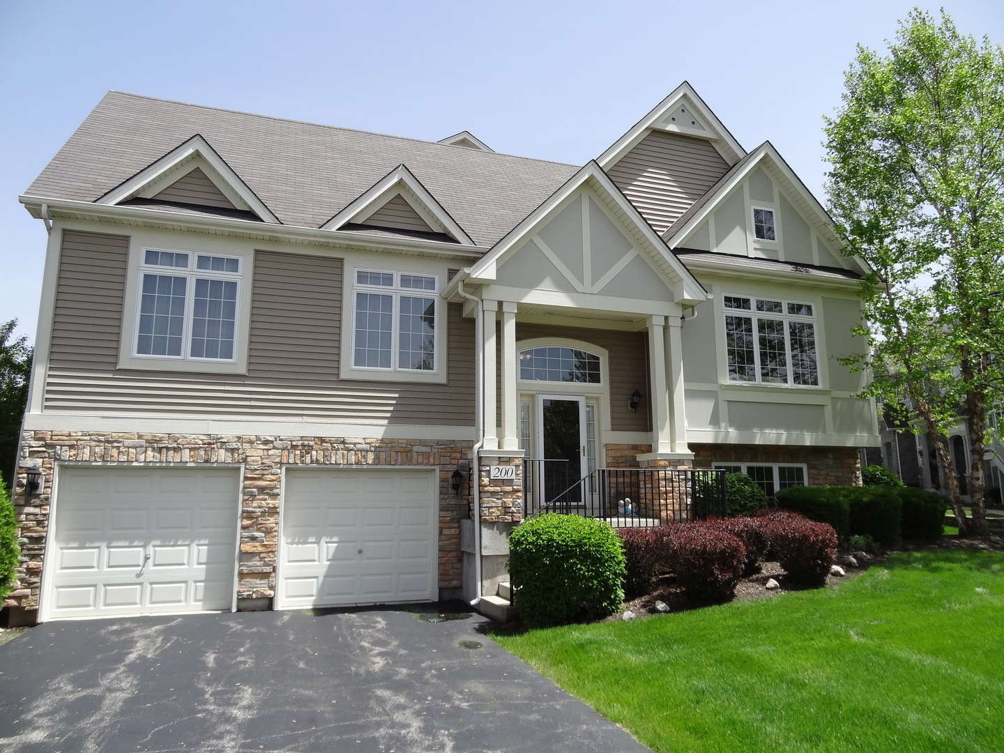 Property Photo:  200 Sype Drive  IL 60188 