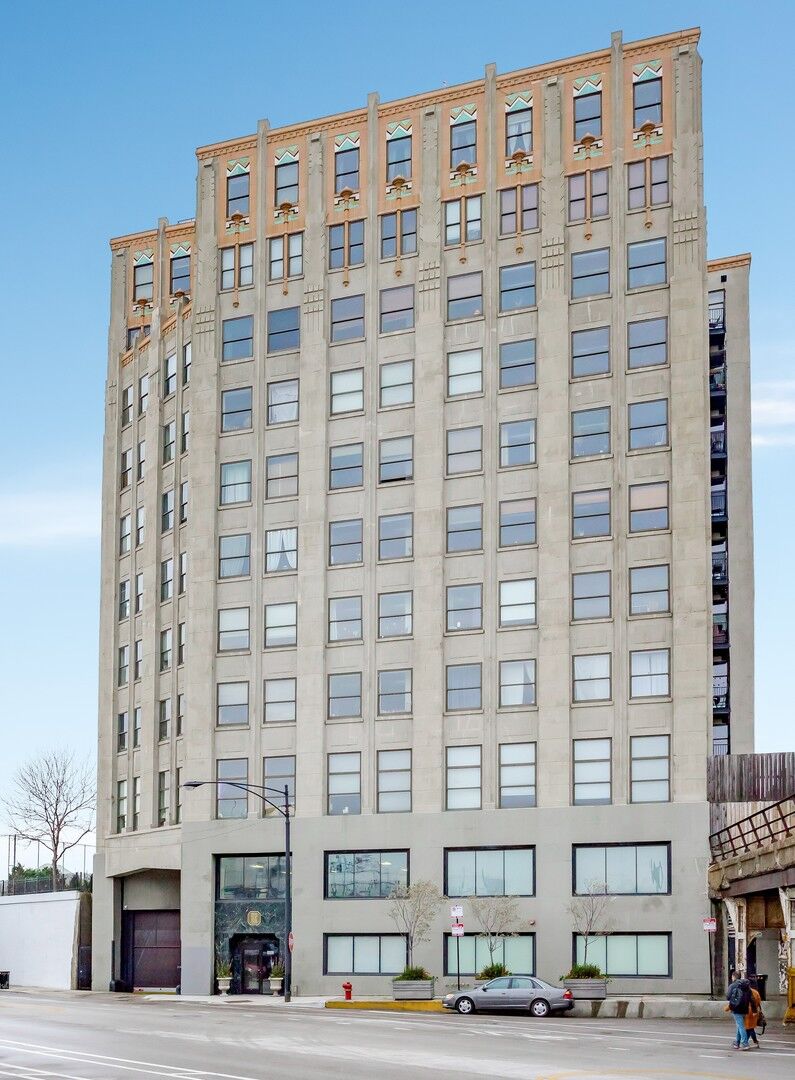 Property Photo: 1550 South Blue Island Avenue 900 IL 60608