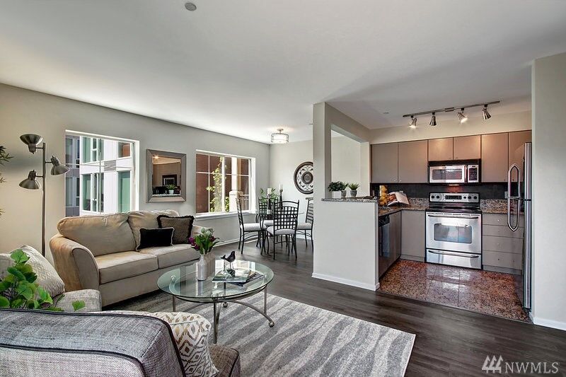 Property Photo: 1125 E Olive St 207 WA 98122