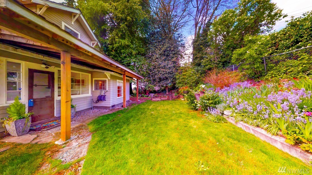 Property Photo:  816 S Summit Ave  WA 98312 