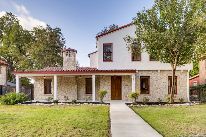 Property Photo: 246 Club Dr TX 78201