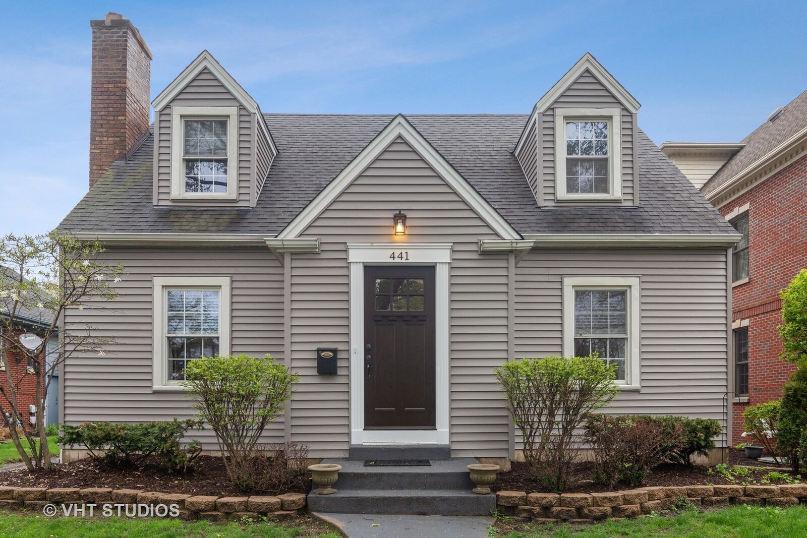 Property Photo:  441 Argyle Avenue  IL 60126 