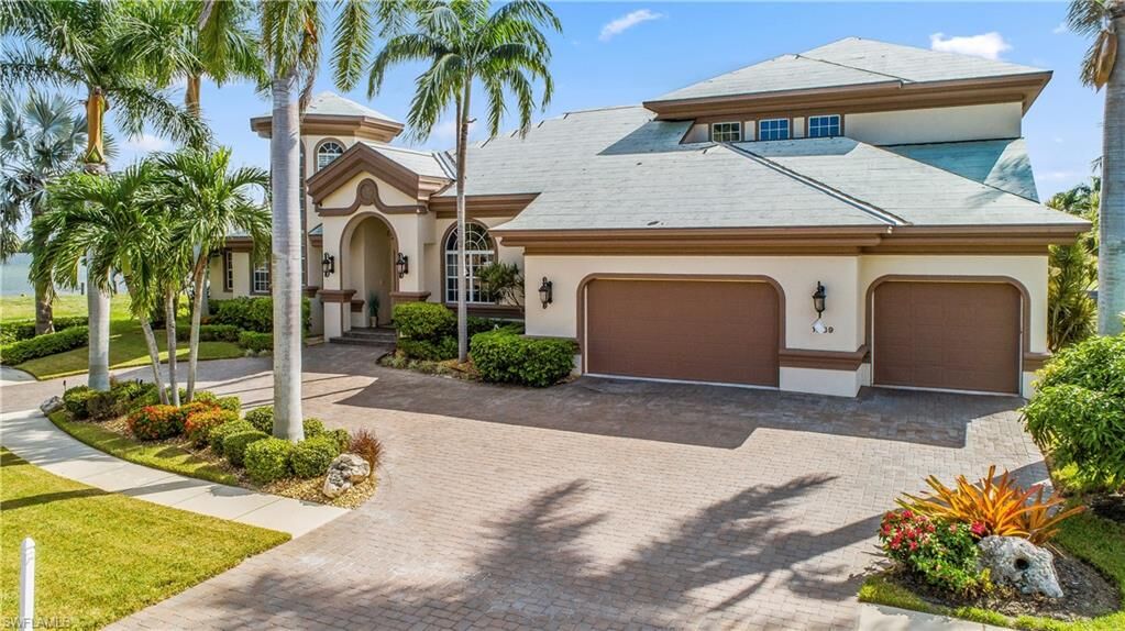 Property Photo: 1289 Orange Ct FL 34145