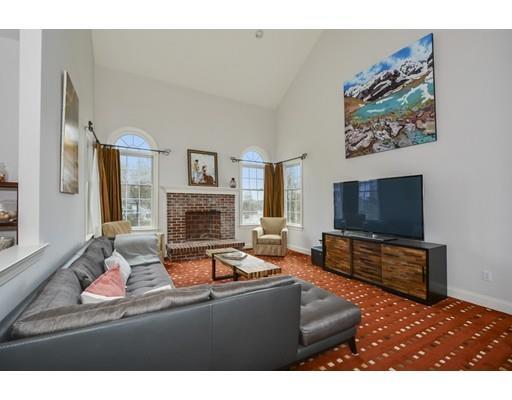 Property Photo: 5 Saddle Hill Cir MA 01536