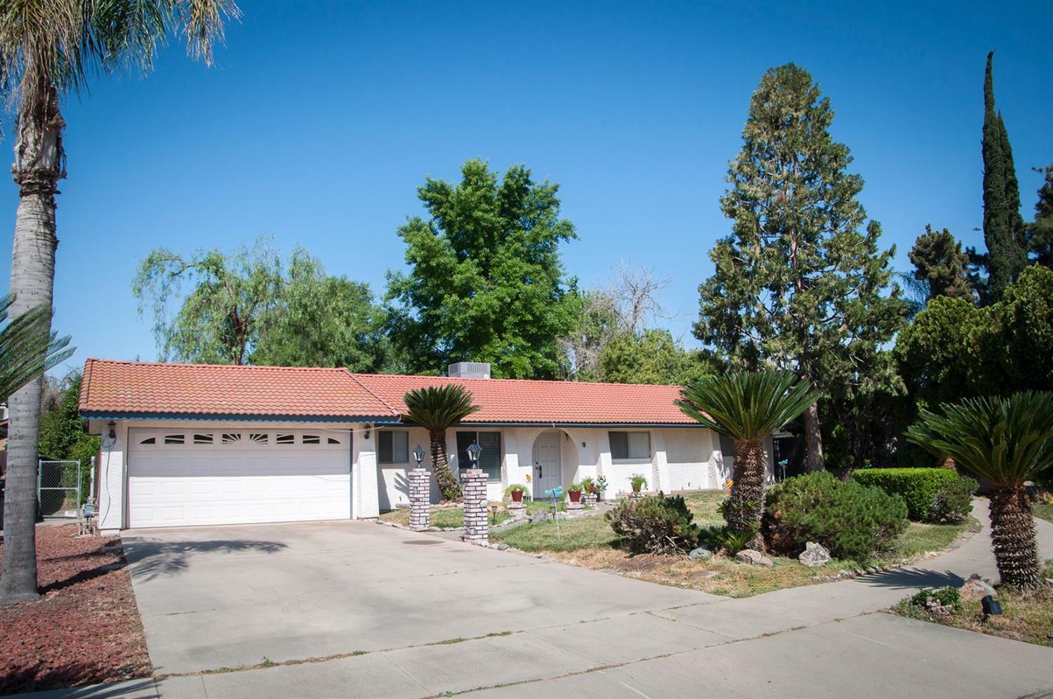 Property Photo:  1379 E Boyer Drive  CA 93274 