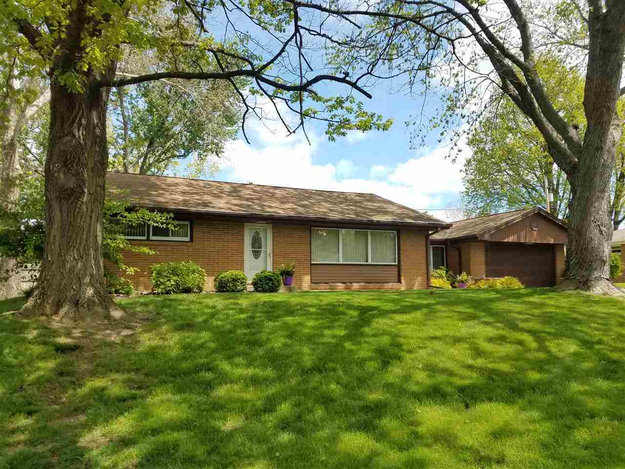 Property Photo:  1513 W Christine  IL 61614 