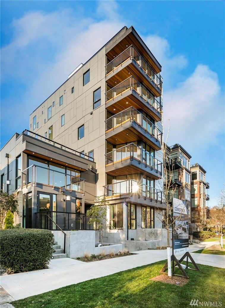 Property Photo:  210 W Comstock St 501  WA 98119 