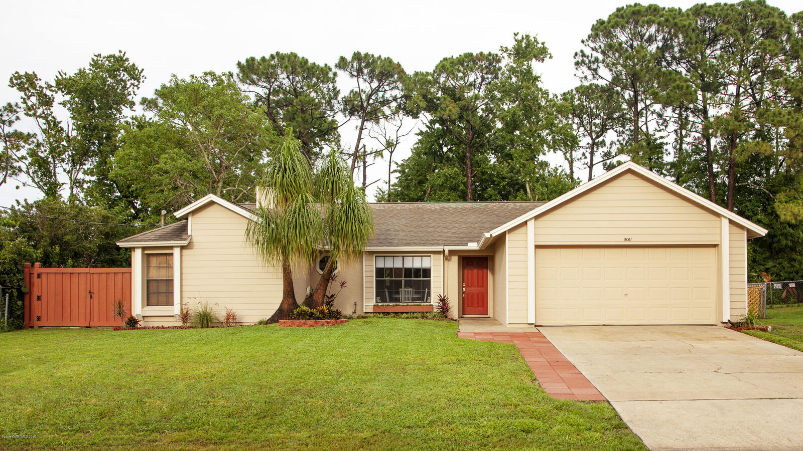 Property Photo: 5061 Jamaica Road FL 32927
