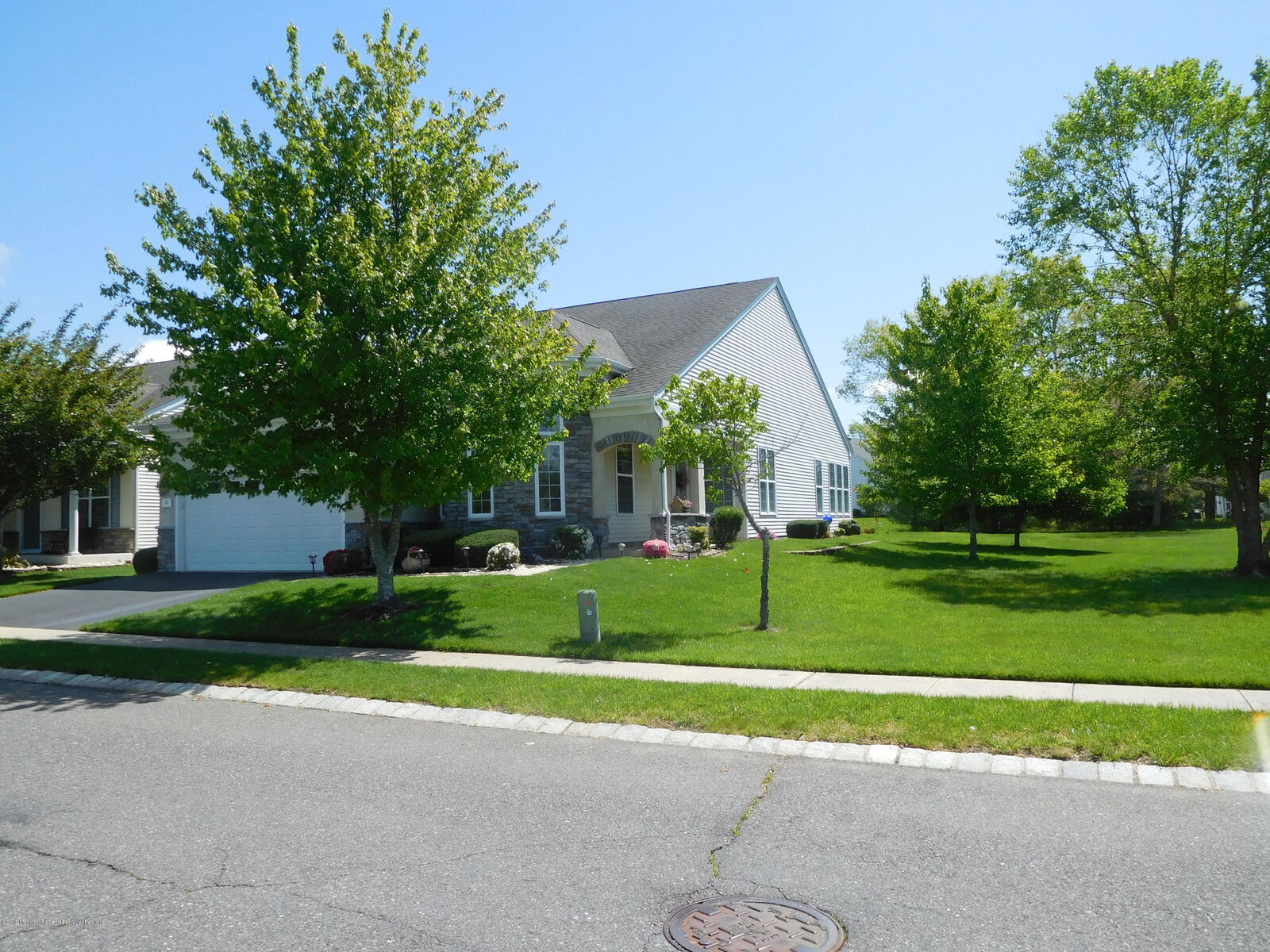 Property Photo: 39 Hatteras Way NJ 08005