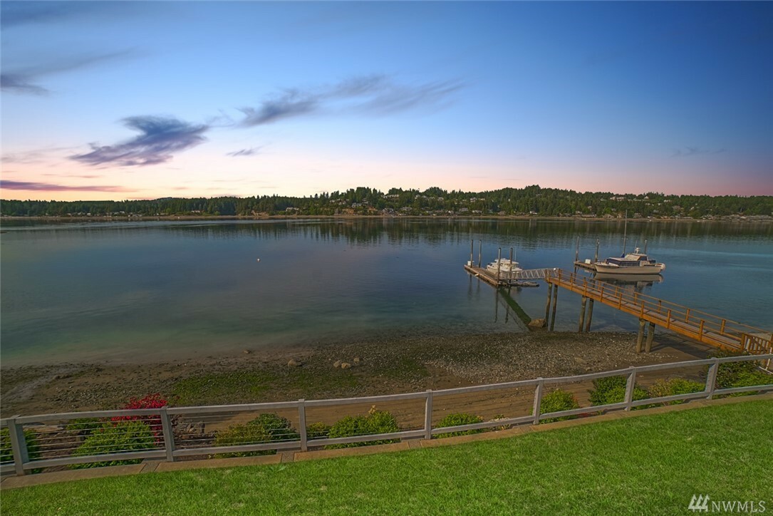 Property Photo: 121 Bella Bella Dr WA 98333