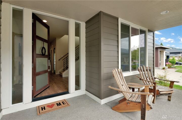 Property Photo: 650 SE 11th St WA 98045