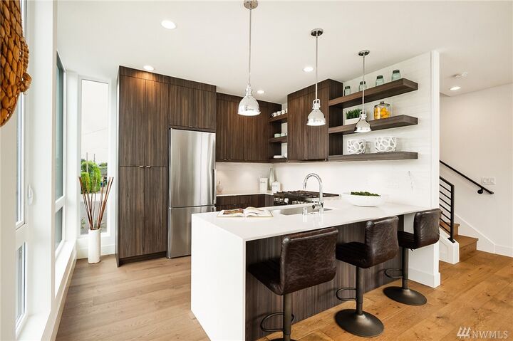 Property Photo: 2950 Alki Ave SW WA 98116