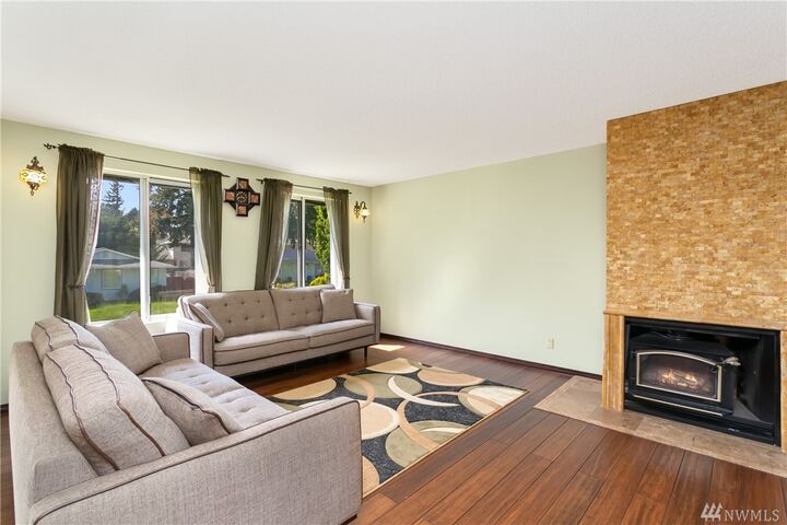 3 bed Kent home for sale 23632 128th Ave SE, Kent, WA 98031