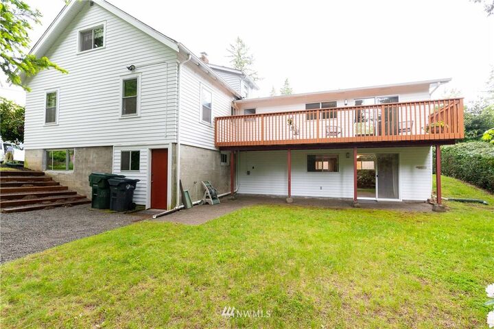 Property Photo:  2723 Hillside Drive SE  WA 98501 