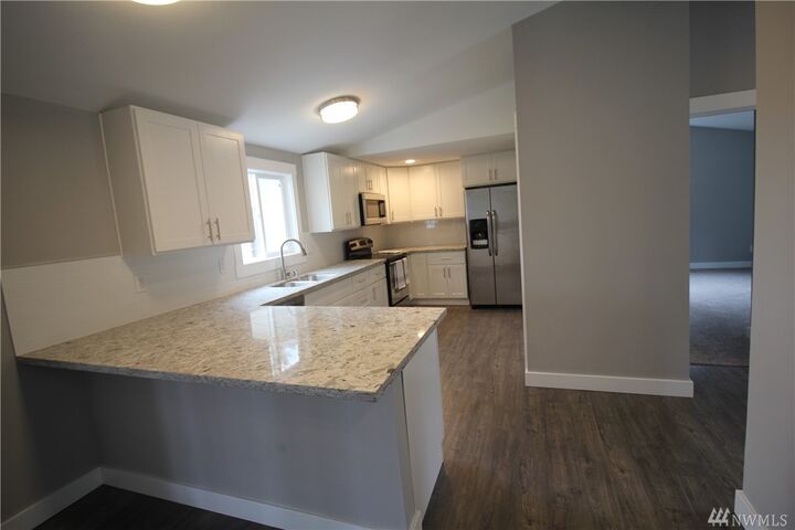 Property Photo: 19611 133rd Avenue Ct E WA 98338
