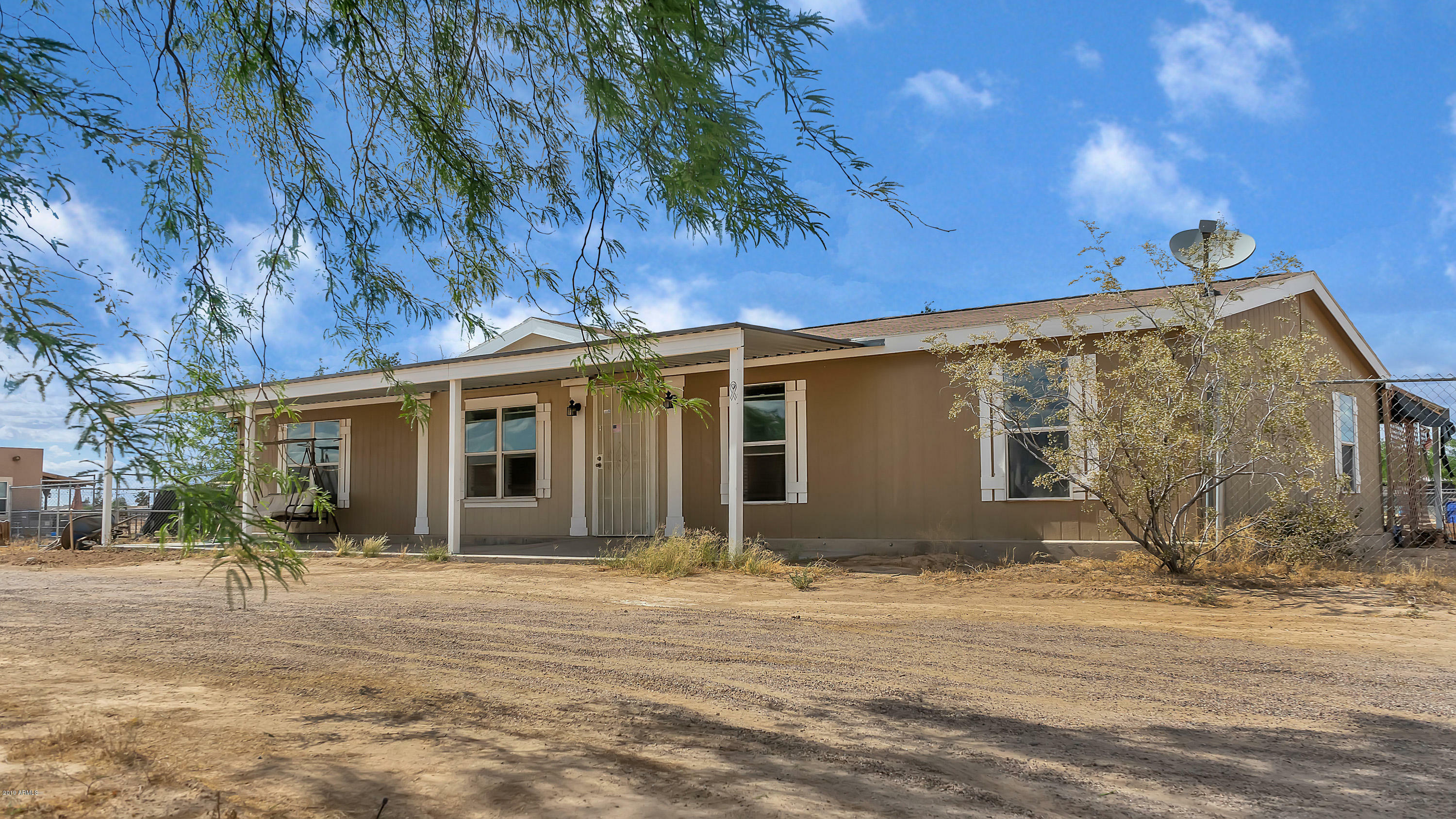 Property Photo:  30422 W Latham Street  AZ 85396 