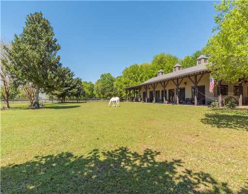 Property Photo: 8040 Oakenshield Lane MS 39571
