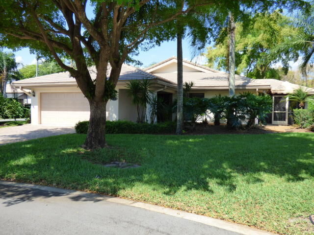 Property Photo:  4935 Pine Tree Drive  FL 33436 