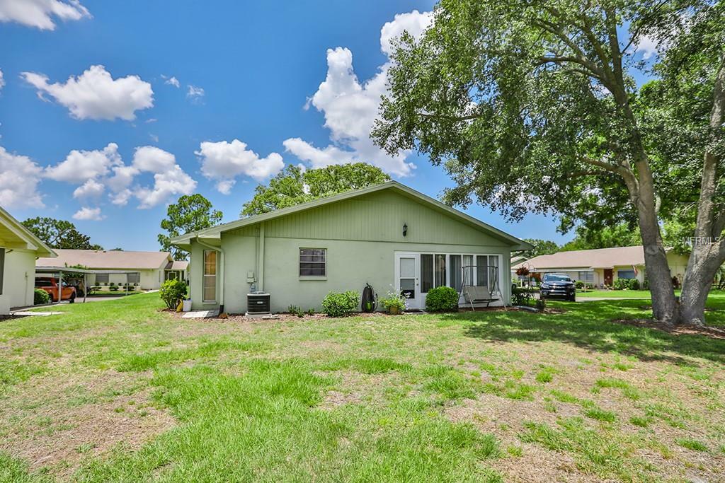 Property Photo:  410 Gloucester Boulevard  FL 33573 