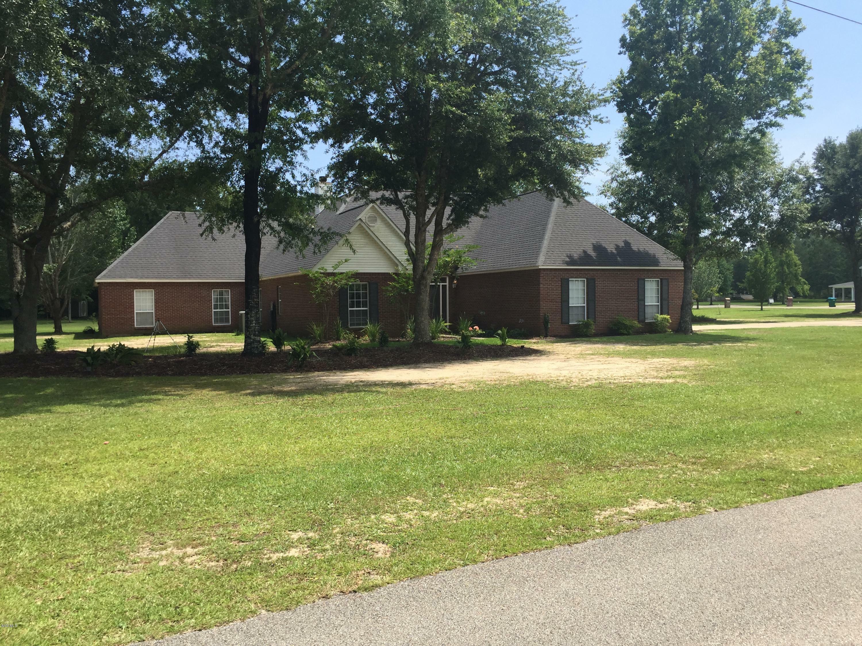 Property Photo: 11840 River Estates Circle MS 39532