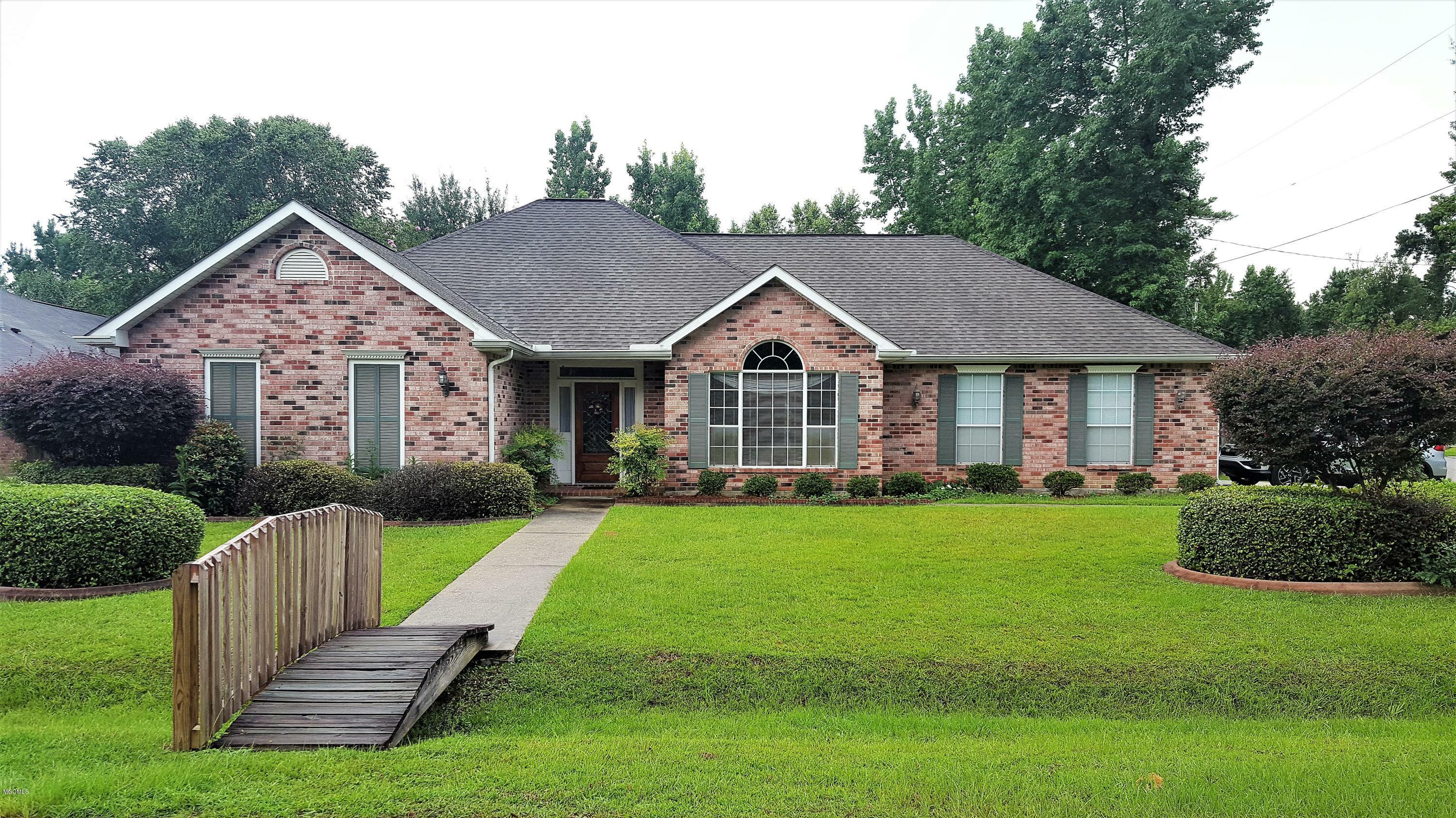 Property Photo: 69250 E Diamondhead Drive MS 39525
