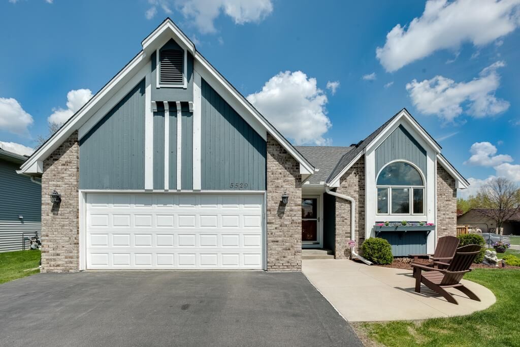 Property Photo:  5529 Golfview Lane N  MN 55128 