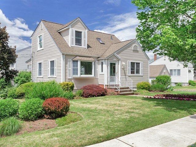 Property Photo:  14 Birchwood Drive  NJ 07031 