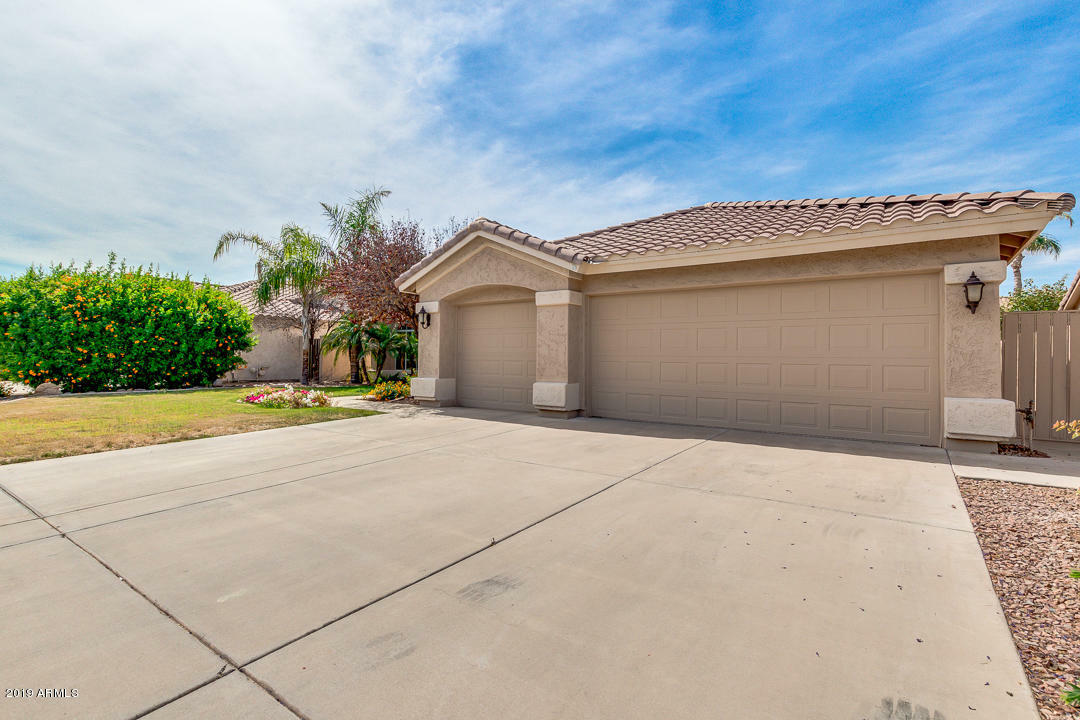 Property Photo:  605 W Stanford Avenue  AZ 85233 