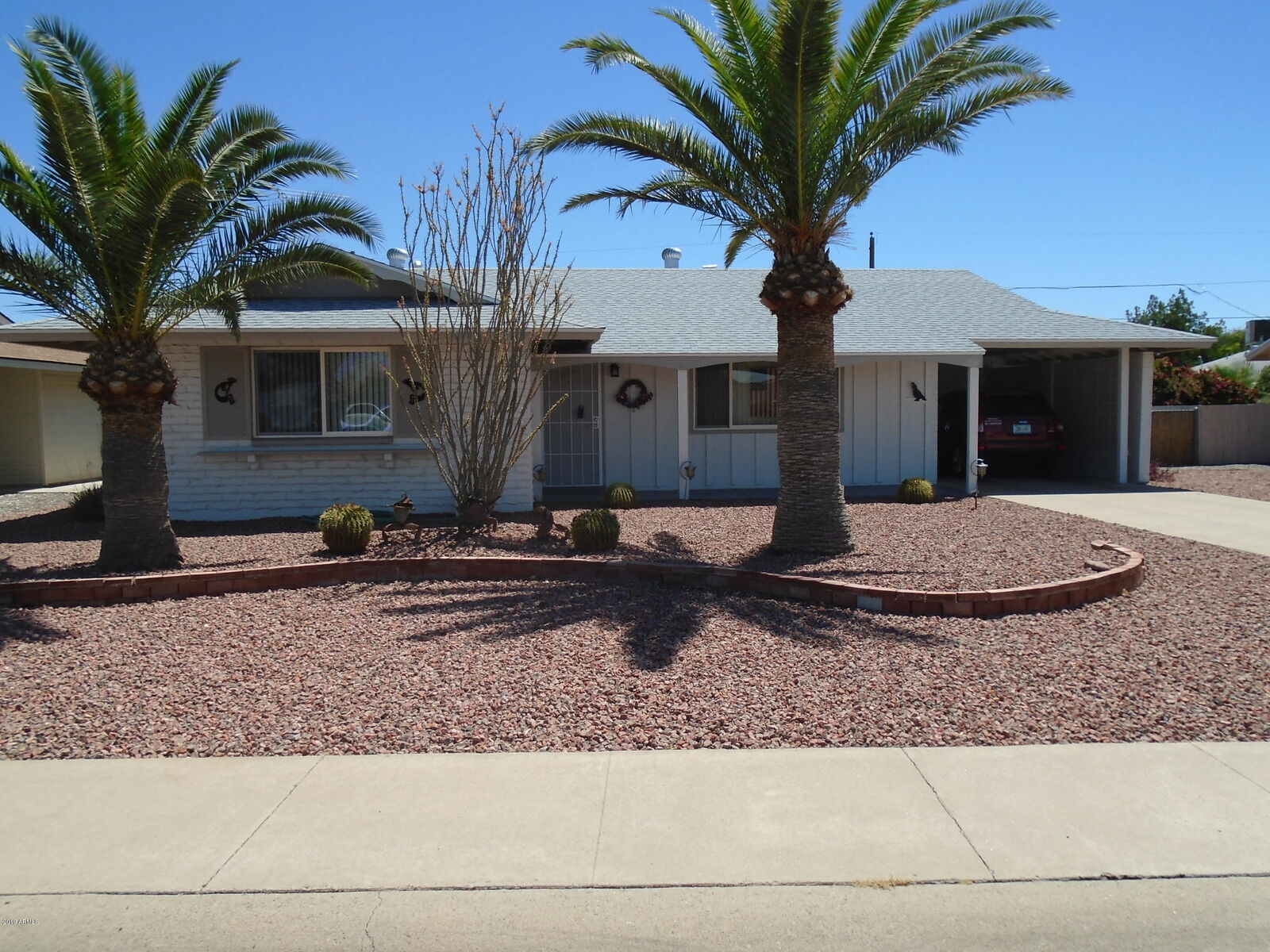 Property Photo: 10949 W Connecticut Avenue AZ 85351