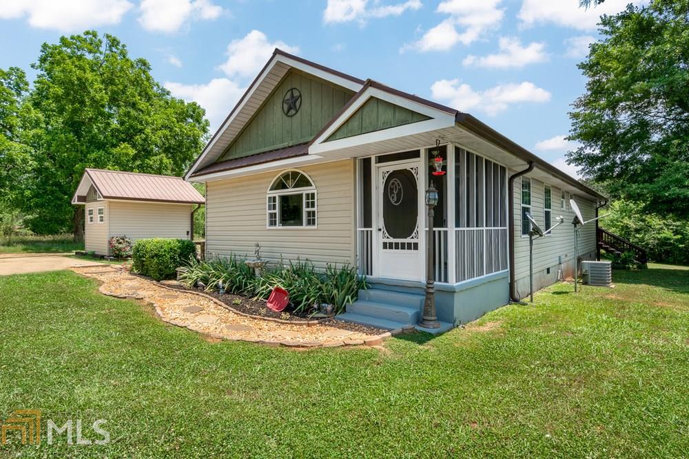 Property Photo:  52 Sprayberry Cir  GA 31064 