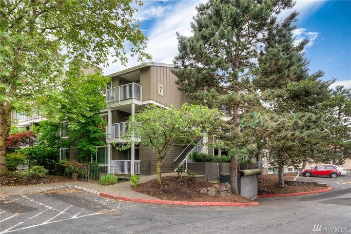 Property Photo:  300 N 130th Street 7208  WA 98133 