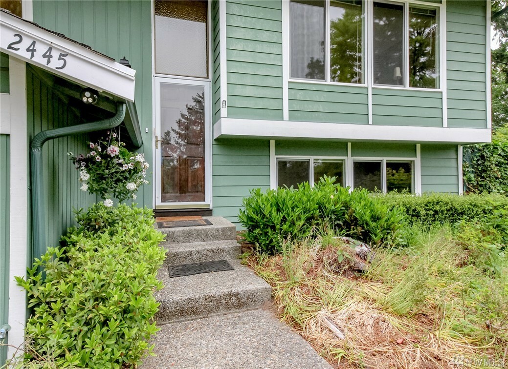 Property Photo:  2445 SW 306th Place  WA 98023 