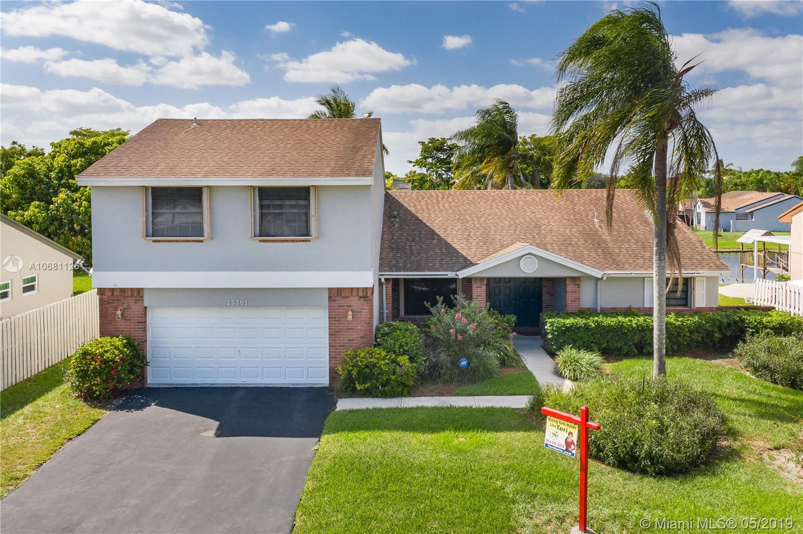 Property Photo: 13761 Green Cove Pl FL 33325