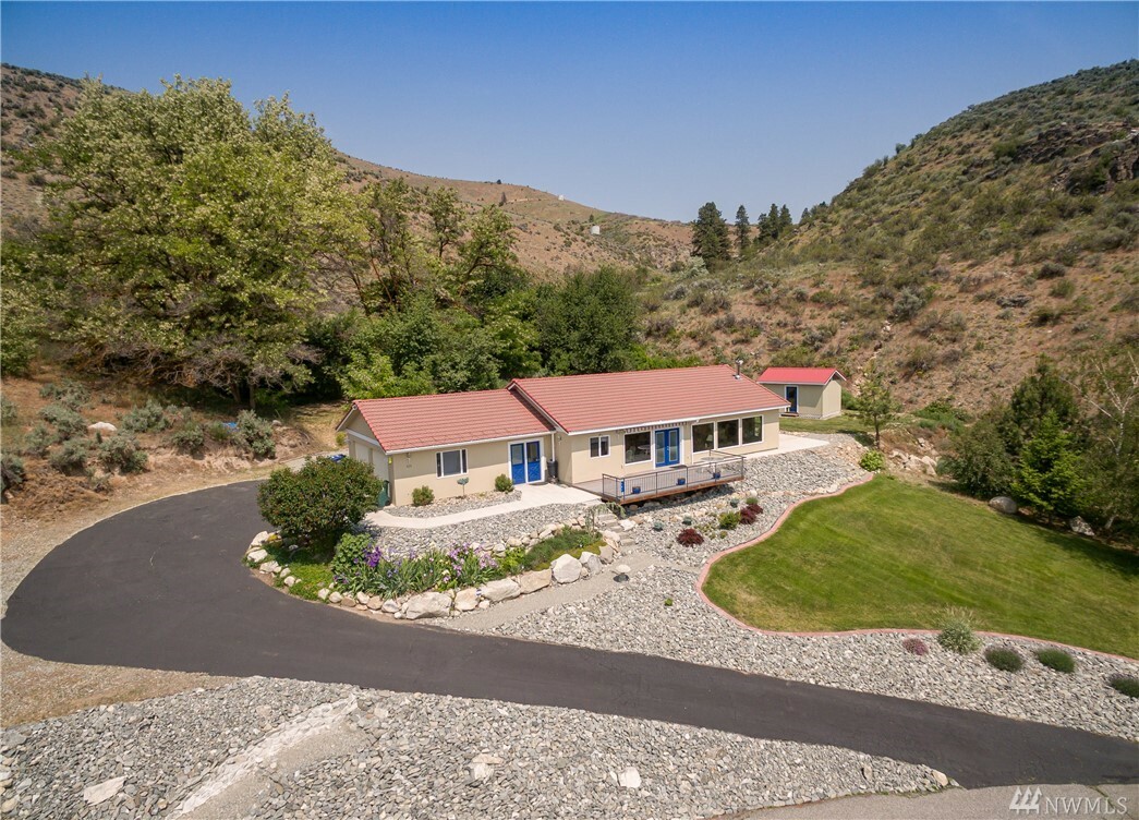 Property Photo: 121 Long Dr WA 98816