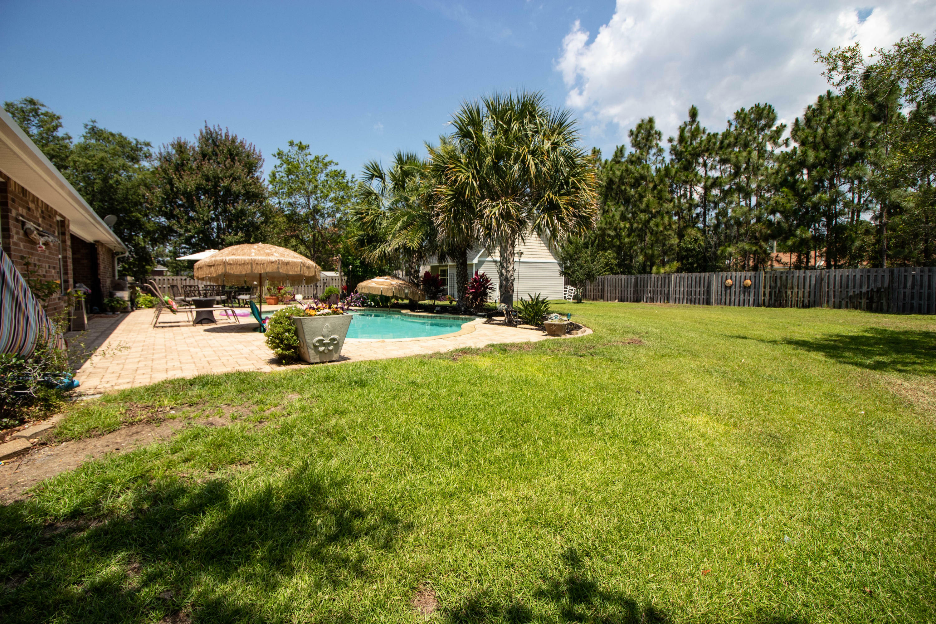 Property Photo: 7392 Frankfort St Street FL 32566