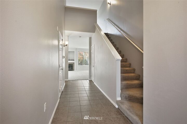 Property Photo: 2901 SE 10th Street 1007 WA 98058