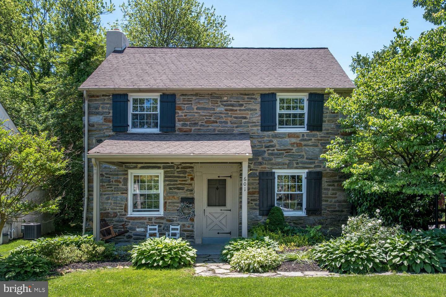 Property Photo: 601 Allen Lane PA 19063