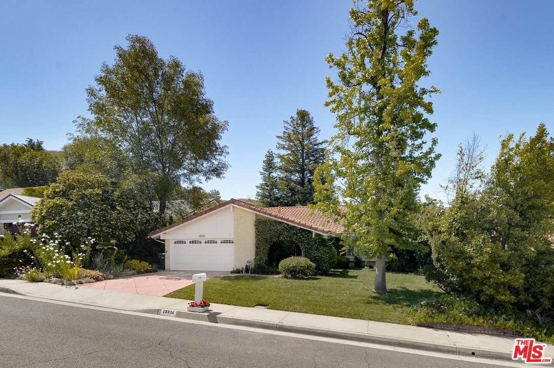 Property Photo: 28834 Barragan St CA 91301