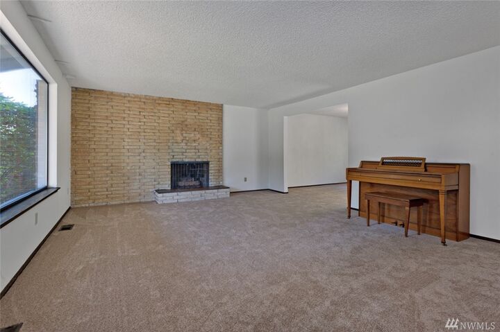 Property Photo: 20105 107th Ave NE WA 98011