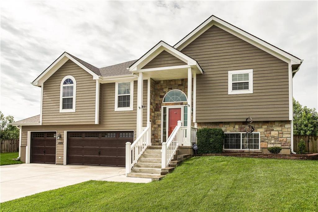 Property Photo:  2800 N 114th Terrace  KS 66109 
