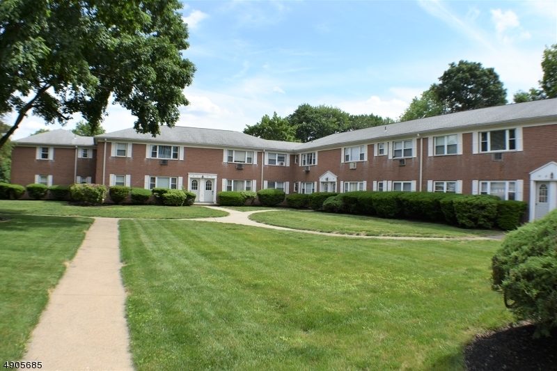 Property Photo: 82 Manchester Ct NJ 07470