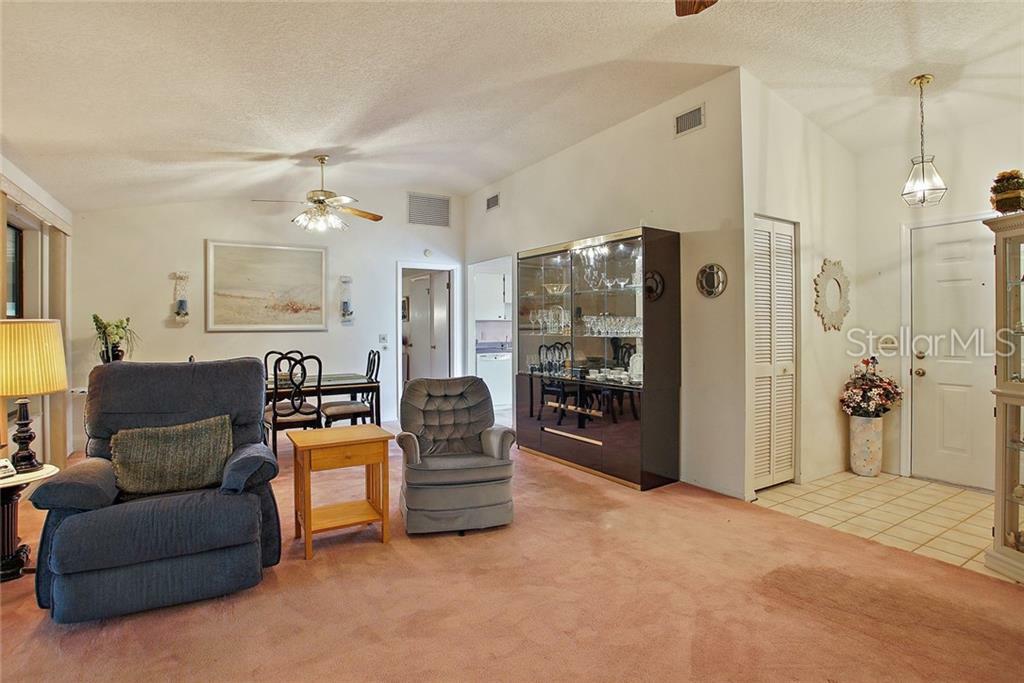 Property Photo:  12618 Wedgefield Drive  FL 32735 