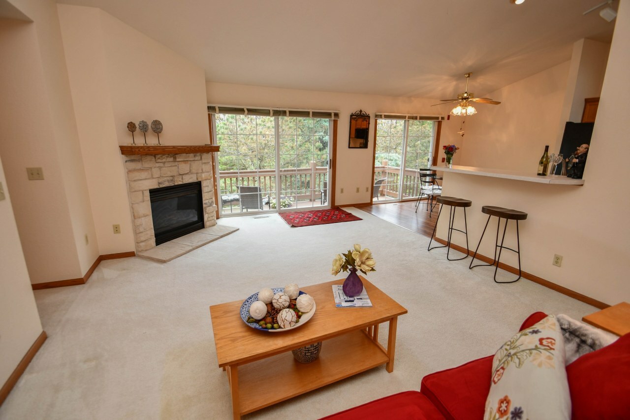Property Photo: 7895 S Scepter Dr 6 WI 53132