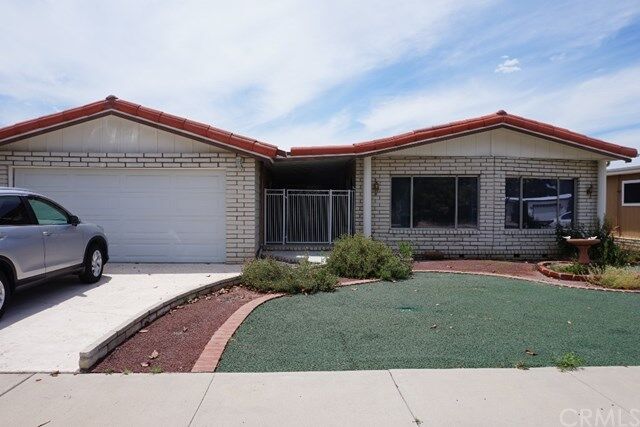 Property Photo: 1279 Brentwood Way CA 92545