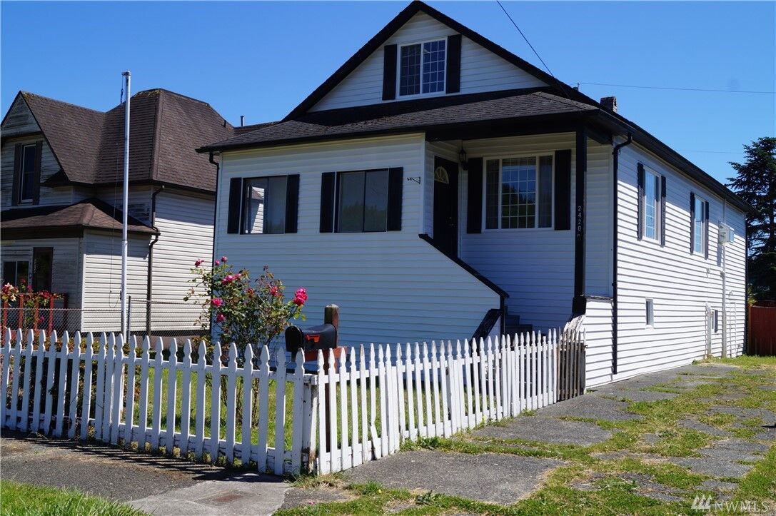 Property Photo:  2420 Pacific Ave  WA 98520 