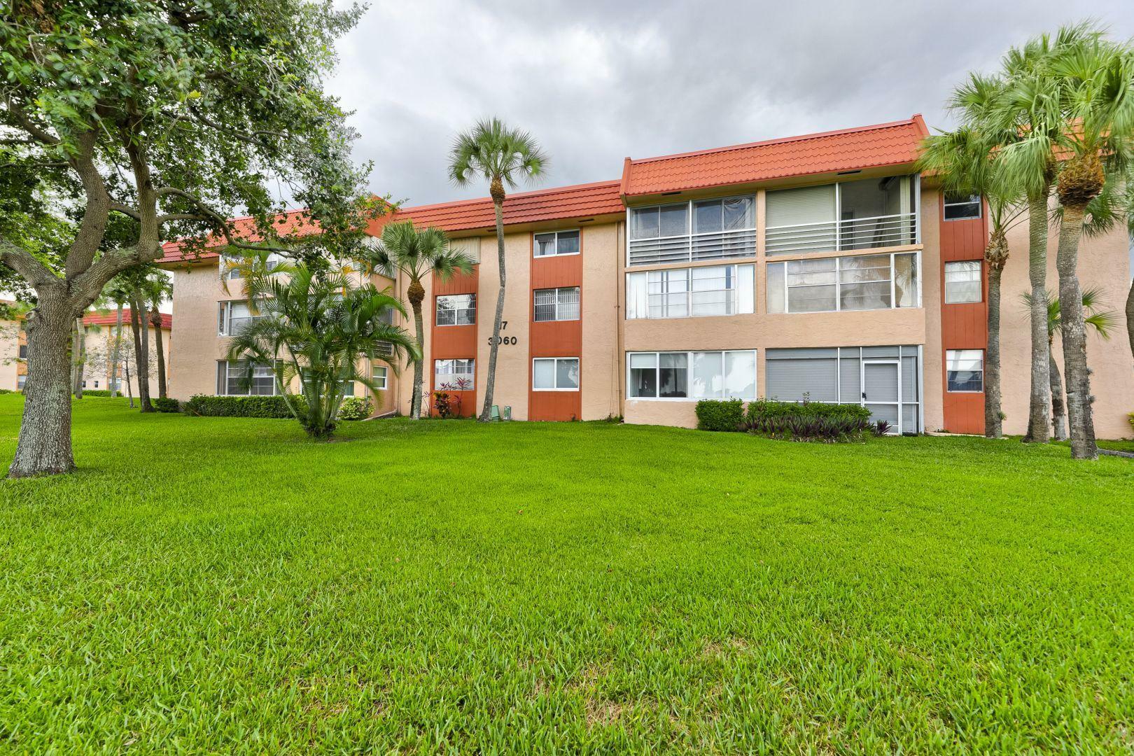 Property Photo:  3060 Holiday Springs Boulevard 109  FL 33063 