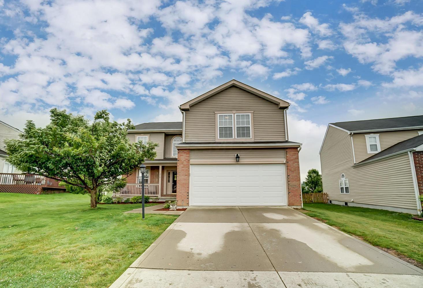 Property Photo: 218 Autumn Leaves Way OH 43031